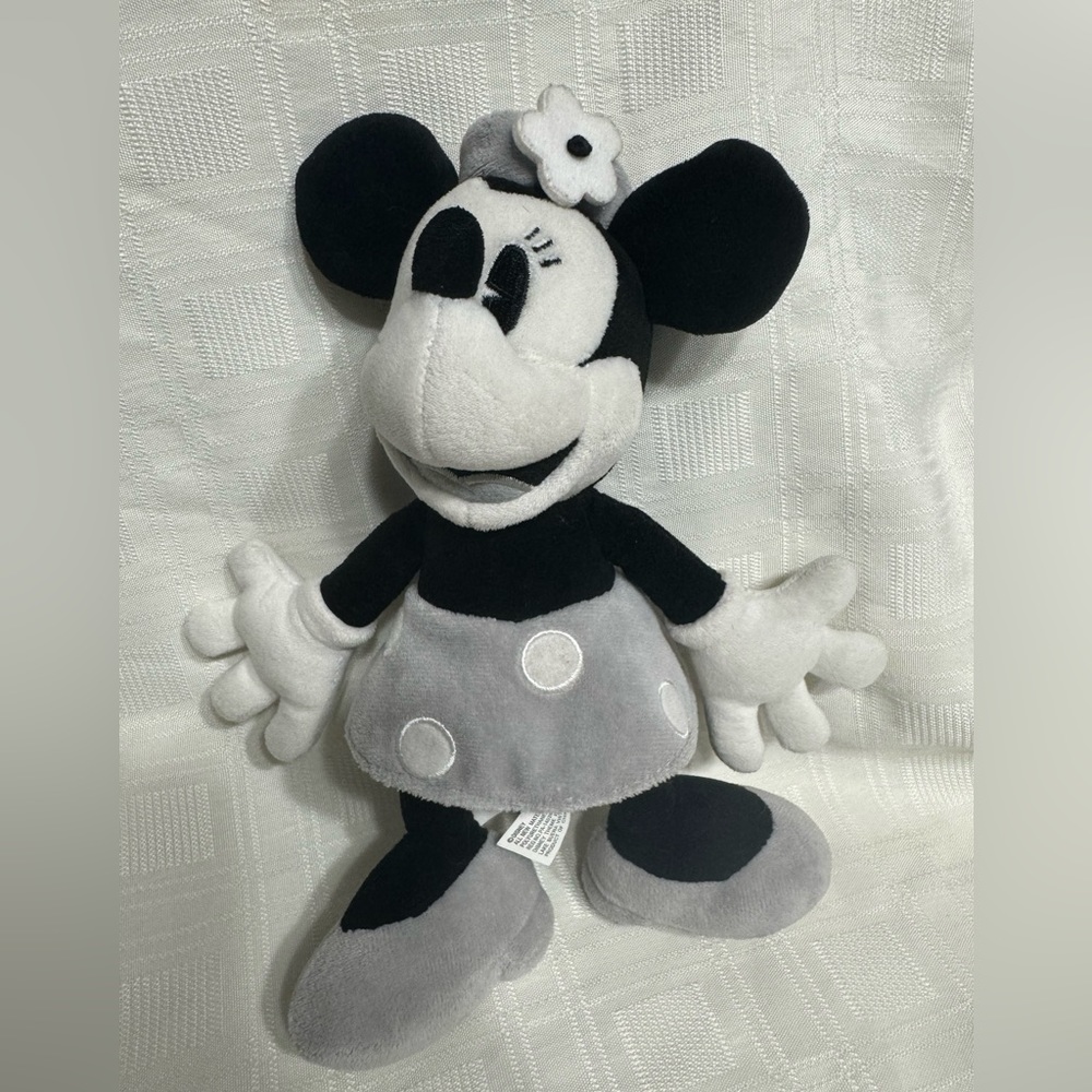 Disney Steamboat Minnie Mouse 9” aprox White black and grey plush doll